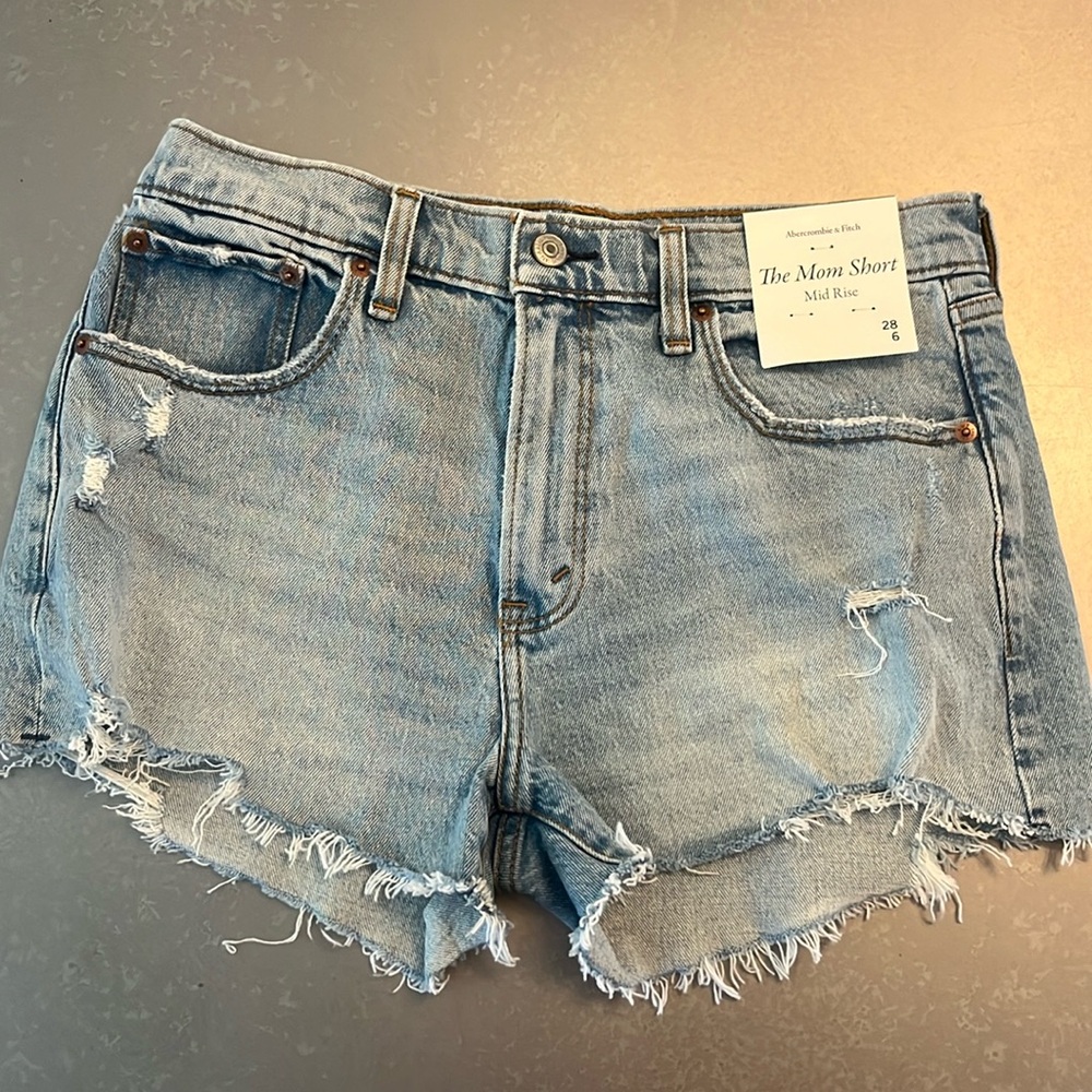 NWT Abercrombie denim mom short